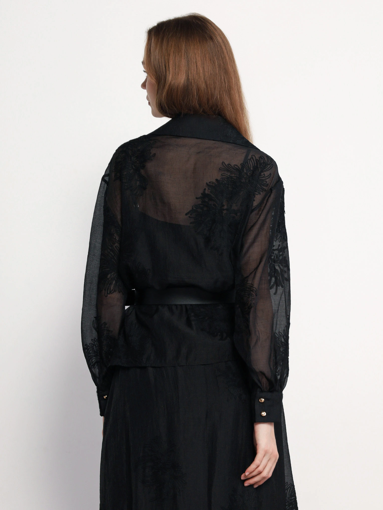 Блуза черного цвета прямого кроя с узорами